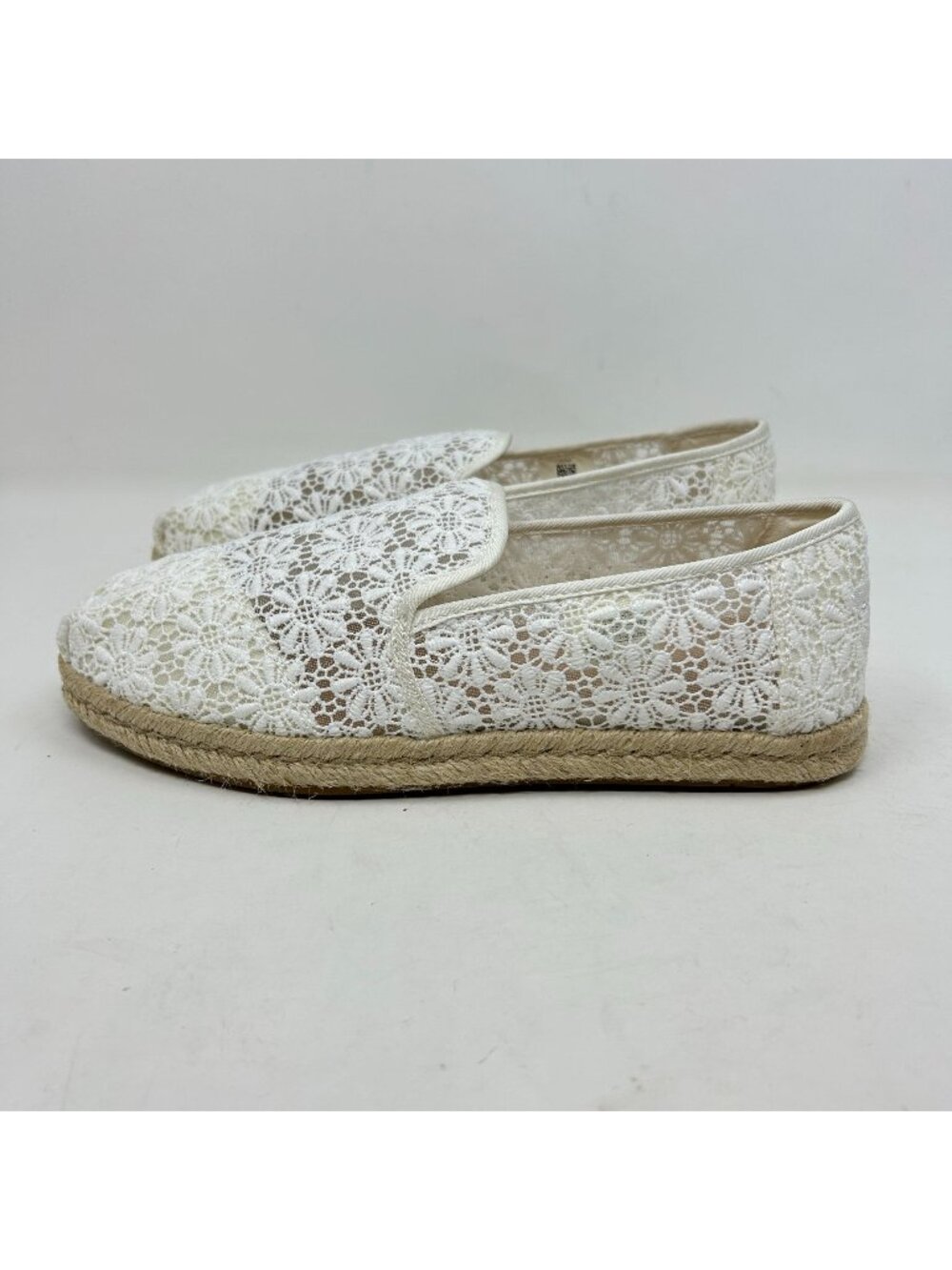 TOMS Lace Espadrilles Women’s 7.5 White Slip On Floral Crochet Casual Flats
